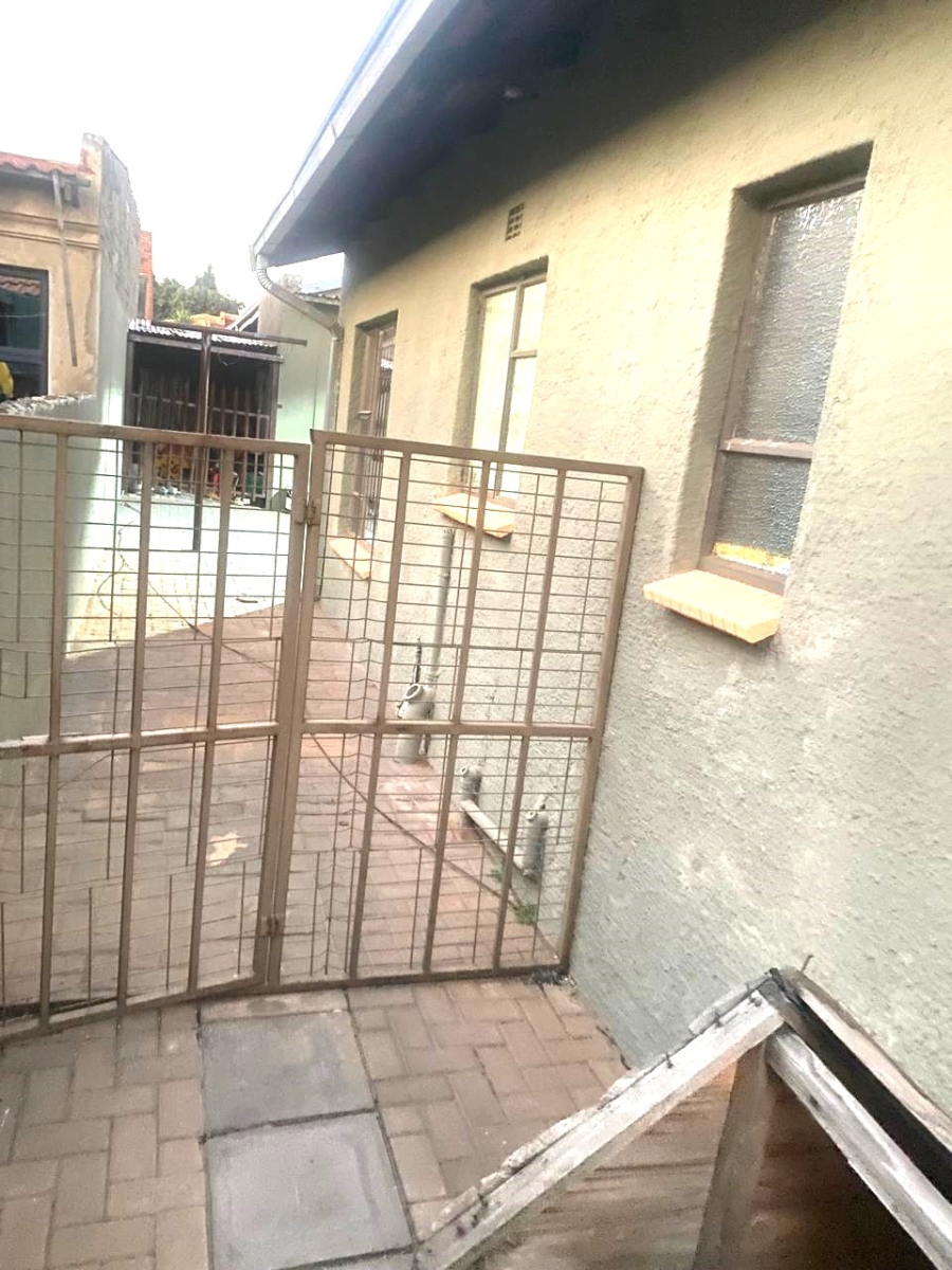 5 Bedroom Property for Sale in Spruit View Gauteng