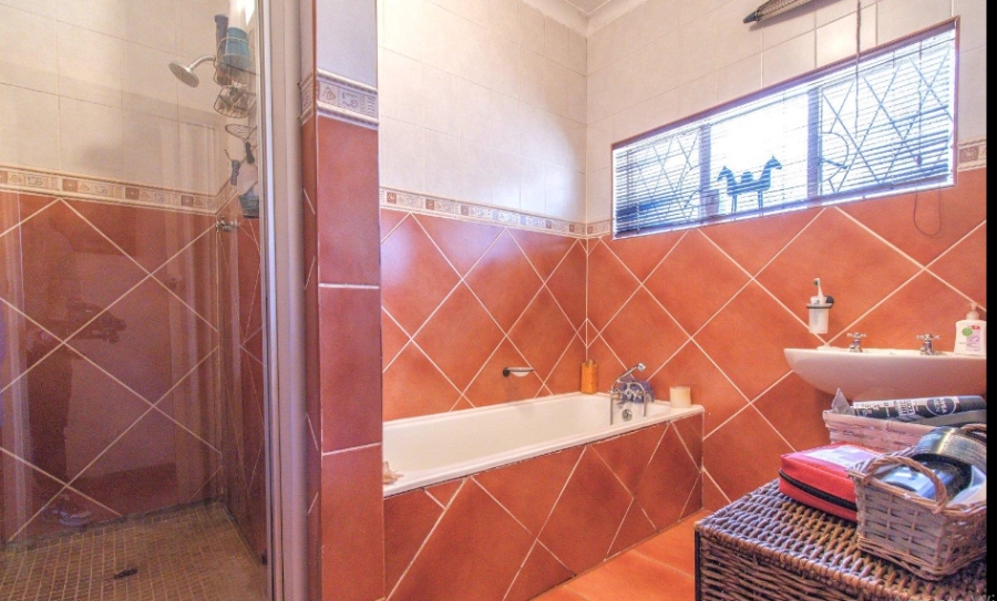 3 Bedroom Property for Sale in Linmeyer Gauteng