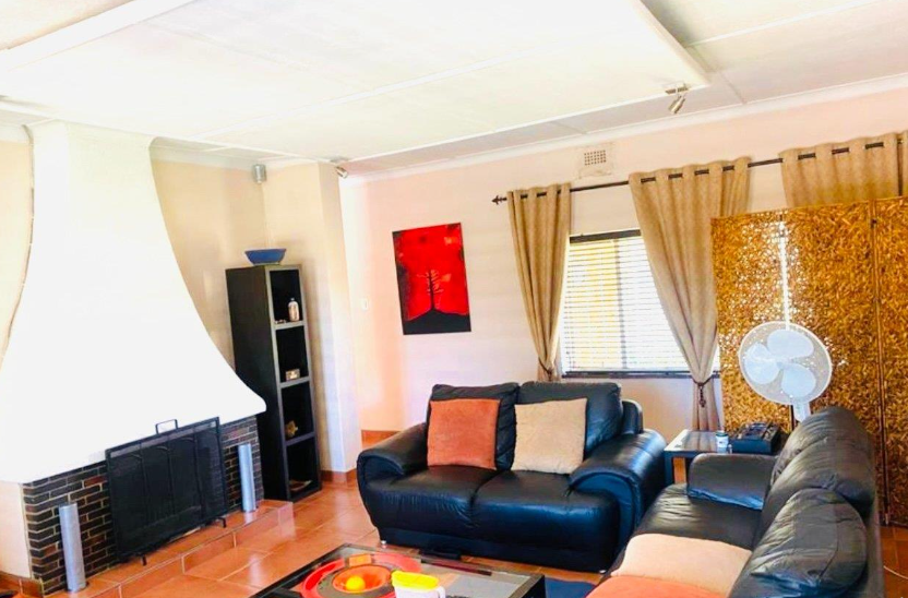 3 Bedroom Property for Sale in Linmeyer Gauteng