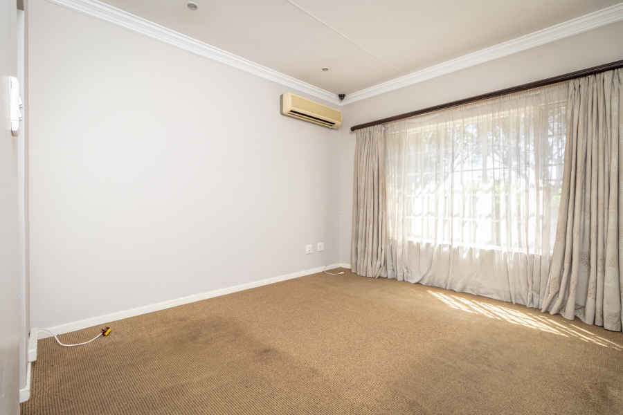 3 Bedroom Property for Sale in Eldoraigne Gauteng