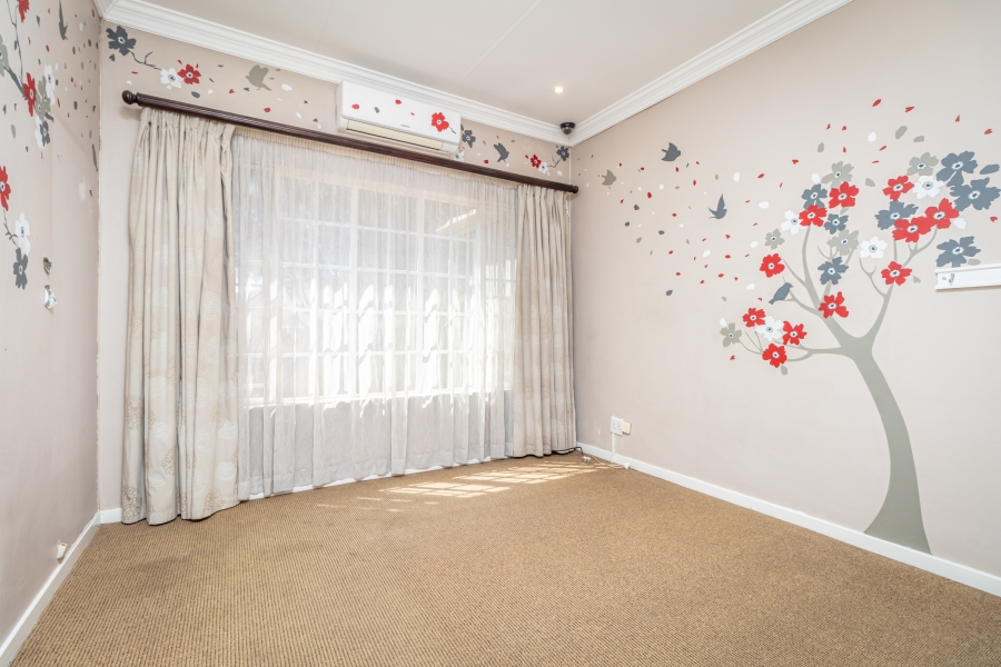 3 Bedroom Property for Sale in Eldoraigne Gauteng