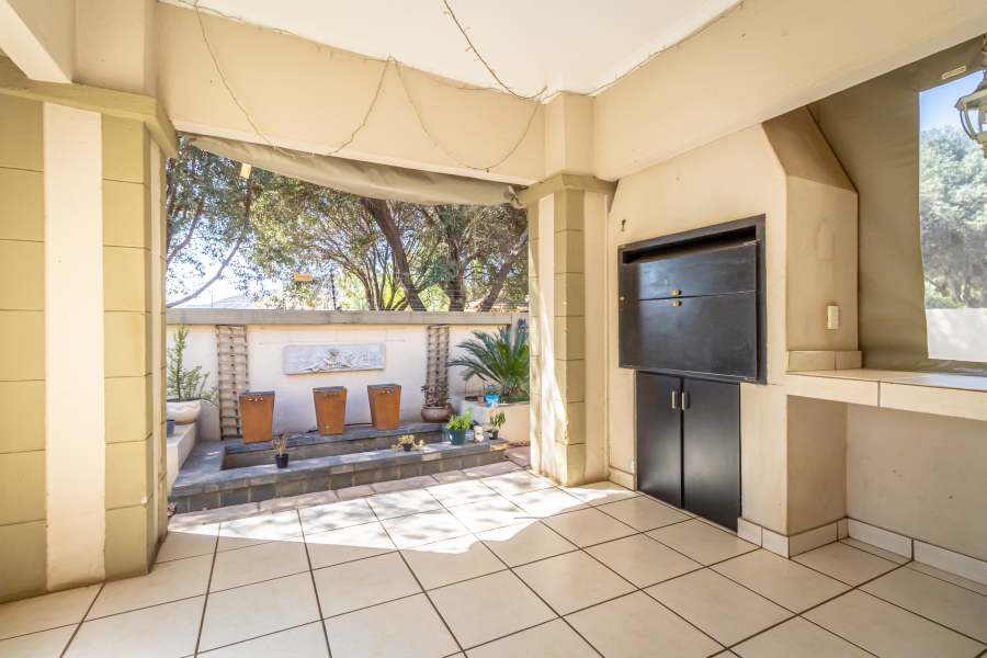 3 Bedroom Property for Sale in Eldoraigne Gauteng