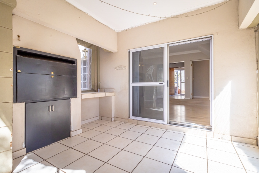 3 Bedroom Property for Sale in Eldoraigne Gauteng