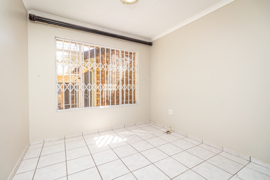 5 Bedroom Property for Sale in The Reeds Gauteng