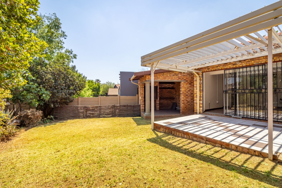 5 Bedroom Property for Sale in The Reeds Gauteng