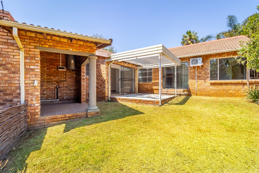 5 Bedroom Property for Sale in The Reeds Gauteng