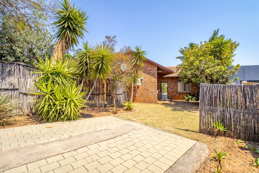 5 Bedroom Property for Sale in The Reeds Gauteng