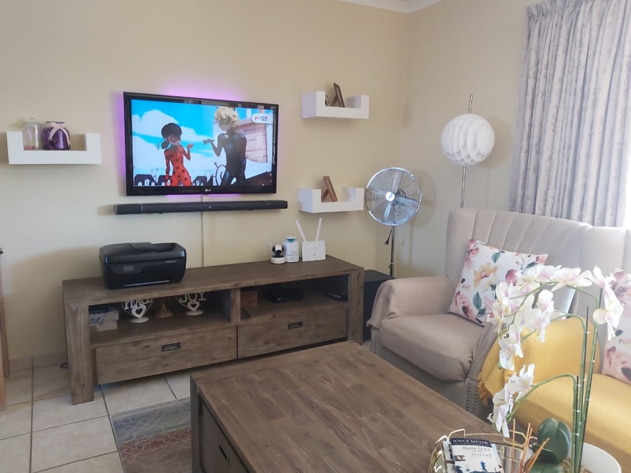 To Let 2 Bedroom Property for Rent in Arundo Estate Gauteng