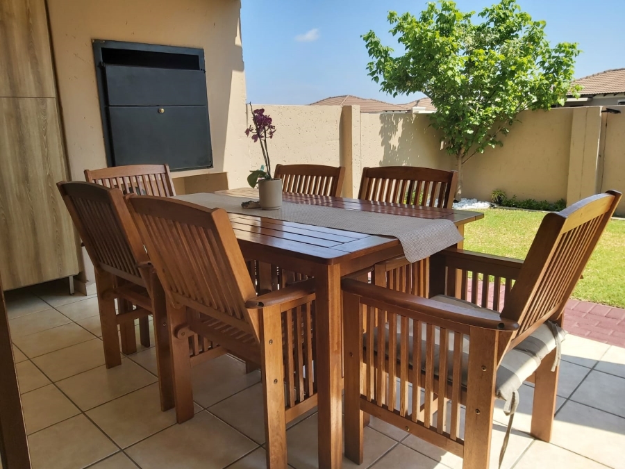 To Let 2 Bedroom Property for Rent in Arundo Estate Gauteng