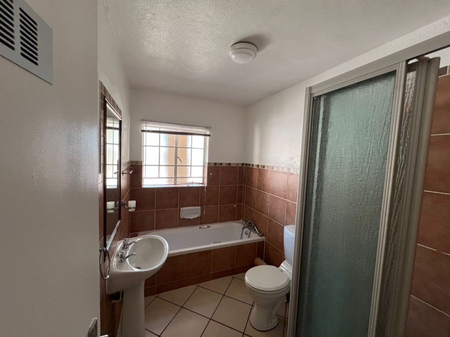 2 Bedroom Property for Sale in Olympus AH Gauteng