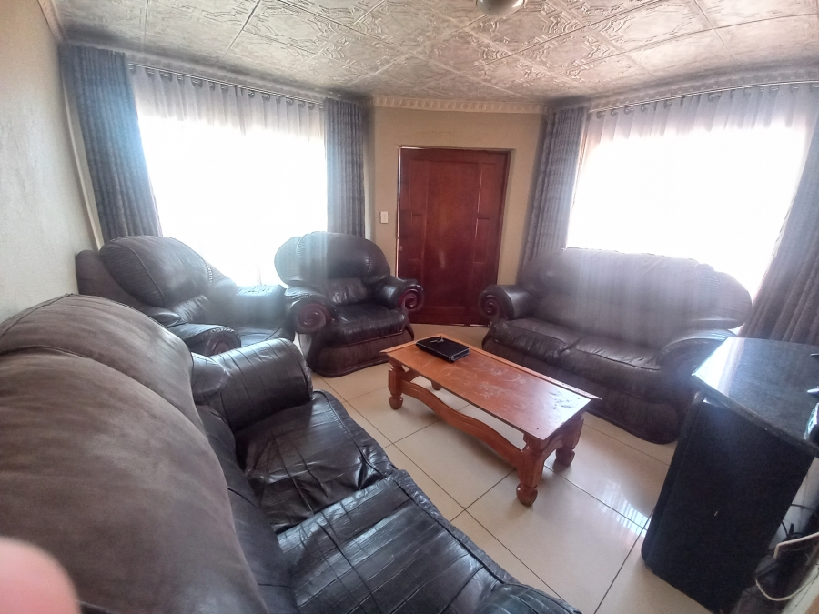 5 Bedroom Property for Sale in Danville Gauteng