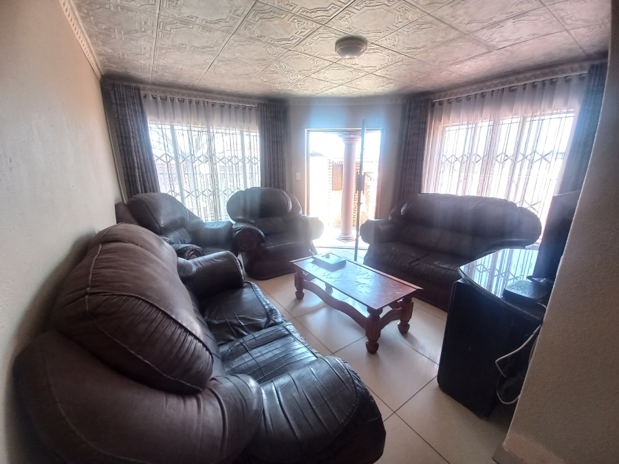 5 Bedroom Property for Sale in Danville Gauteng