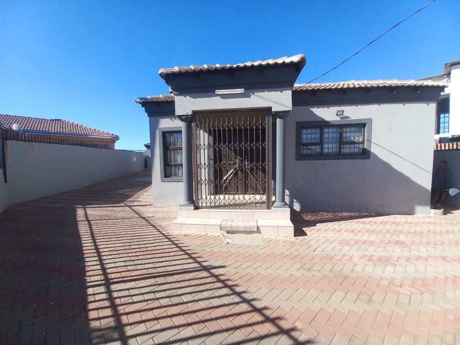 4 Bedroom Property for Sale in Lotus Gardens Gauteng