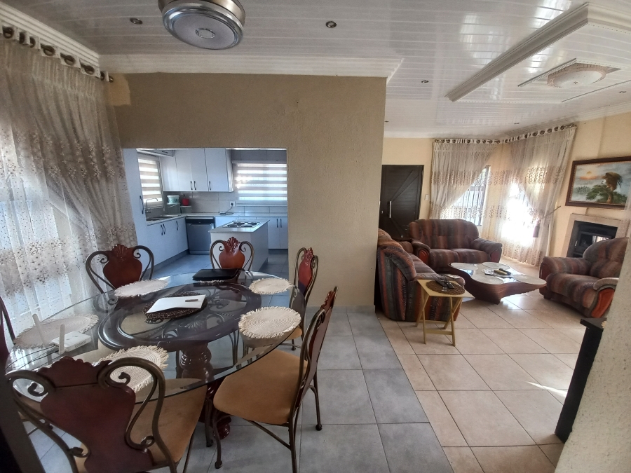 4 Bedroom Property for Sale in Lotus Gardens Gauteng