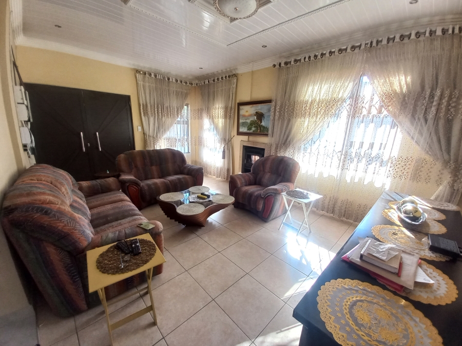 4 Bedroom Property for Sale in Lotus Gardens Gauteng