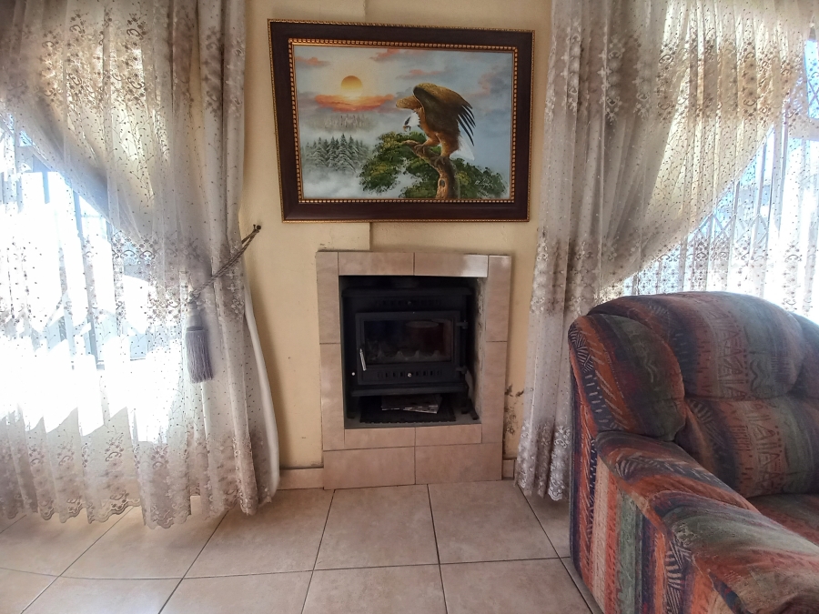 4 Bedroom Property for Sale in Lotus Gardens Gauteng