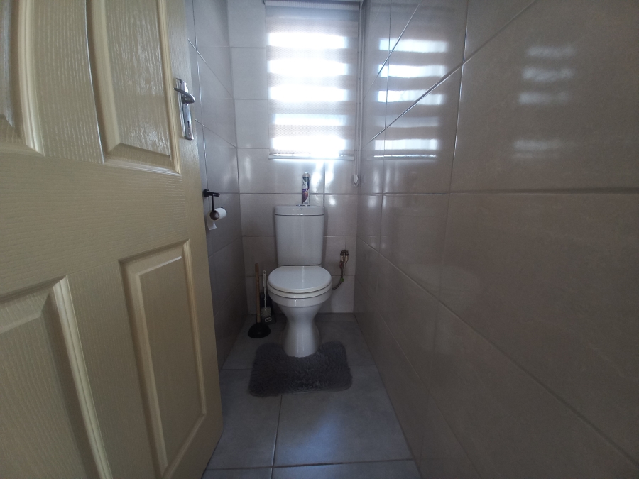 4 Bedroom Property for Sale in Lotus Gardens Gauteng