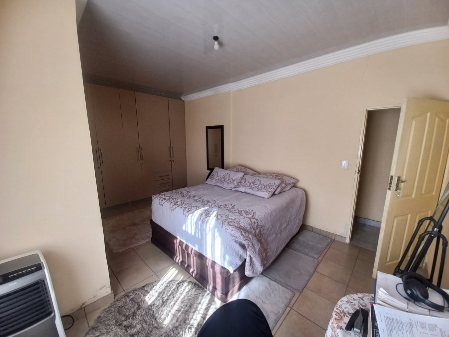 4 Bedroom Property for Sale in Lotus Gardens Gauteng