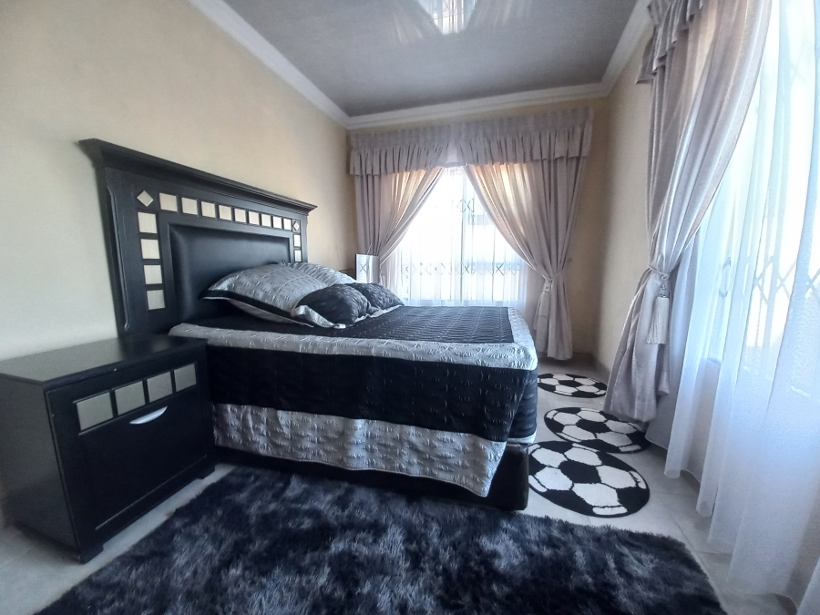 4 Bedroom Property for Sale in Lotus Gardens Gauteng