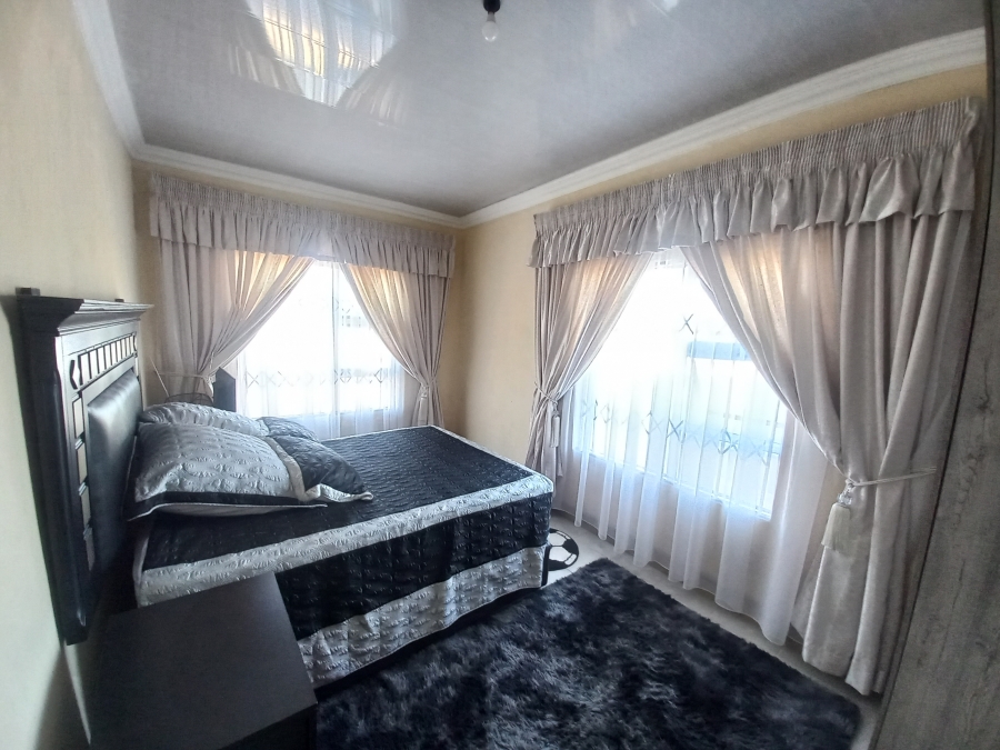 4 Bedroom Property for Sale in Lotus Gardens Gauteng