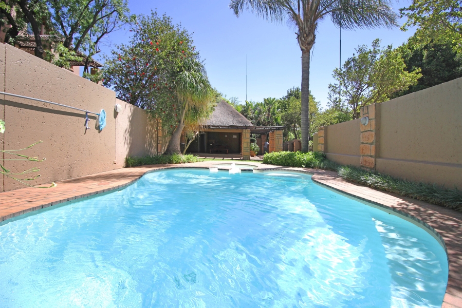 2 Bedroom Property for Sale in Sunninghill Gauteng