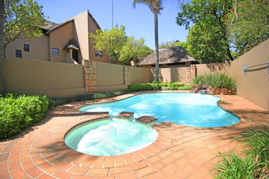 2 Bedroom Property for Sale in Sunninghill Gauteng