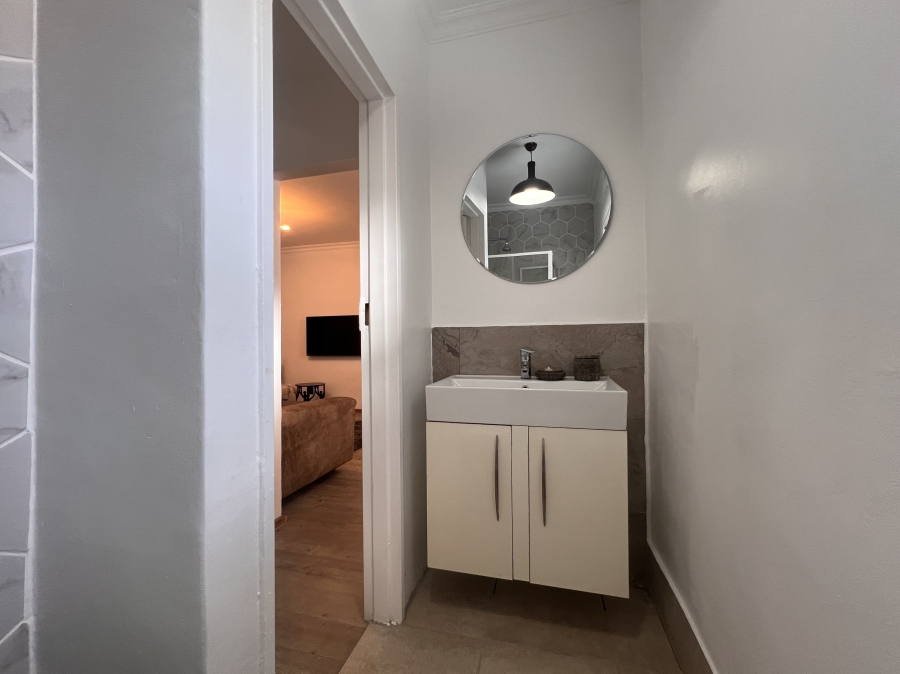 1 Bedroom Property for Sale in Magaliessig Gauteng