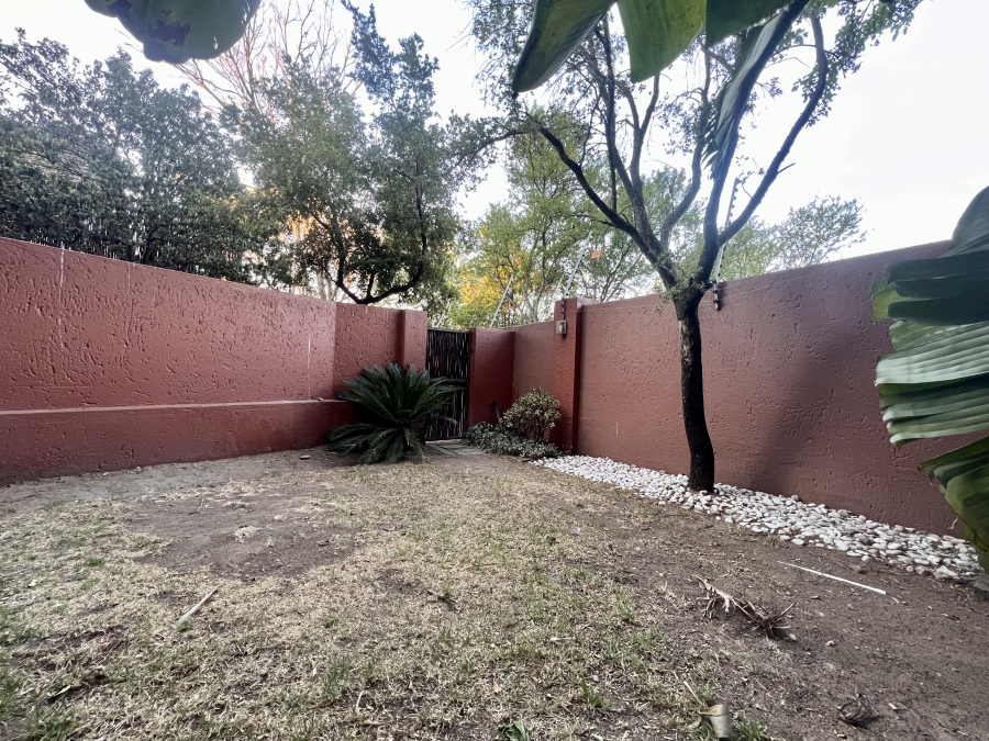 1 Bedroom Property for Sale in Magaliessig Gauteng