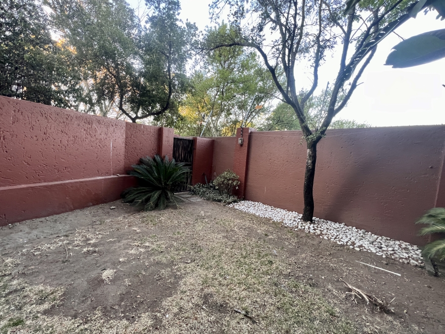 1 Bedroom Property for Sale in Magaliessig Gauteng