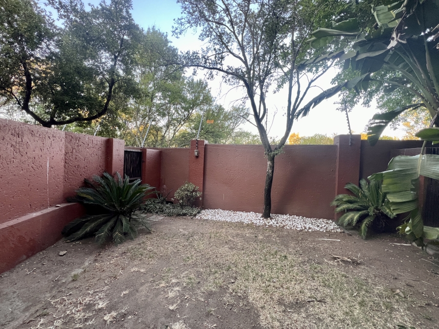 1 Bedroom Property for Sale in Magaliessig Gauteng