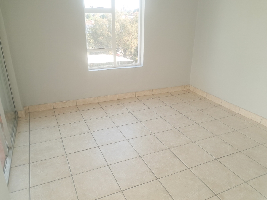 To Let 2 Bedroom Property for Rent in Northcliff Gauteng