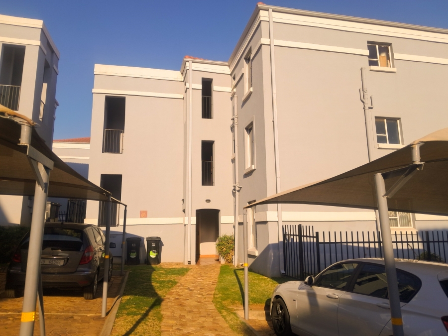 To Let 2 Bedroom Property for Rent in Northcliff Gauteng