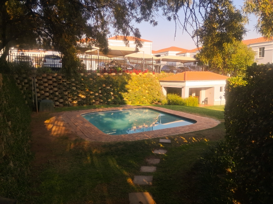 To Let 2 Bedroom Property for Rent in Northcliff Gauteng