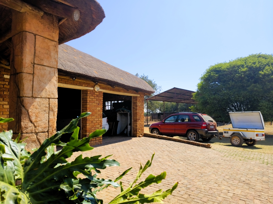 4 Bedroom Property for Sale in Firolaz AH Gauteng