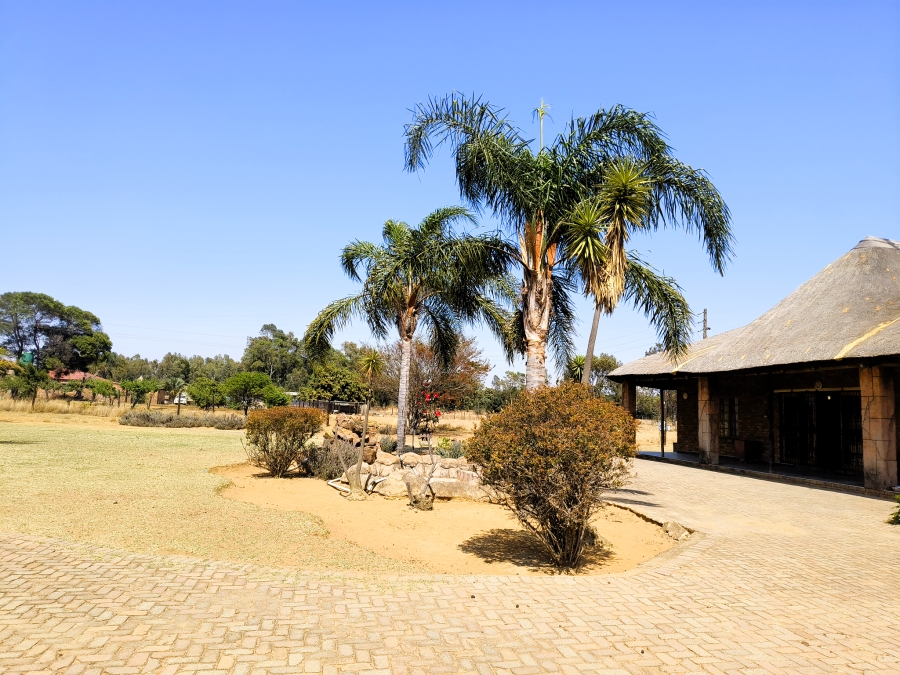 4 Bedroom Property for Sale in Firolaz AH Gauteng