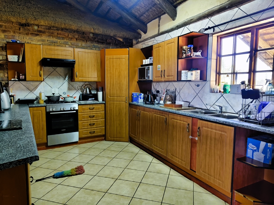 4 Bedroom Property for Sale in Firolaz AH Gauteng