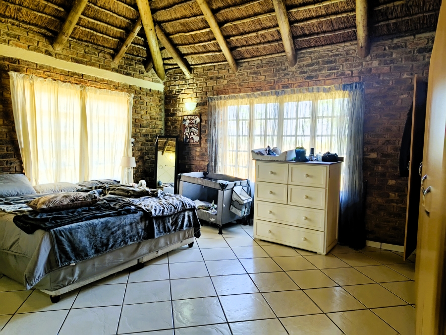 4 Bedroom Property for Sale in Firolaz AH Gauteng