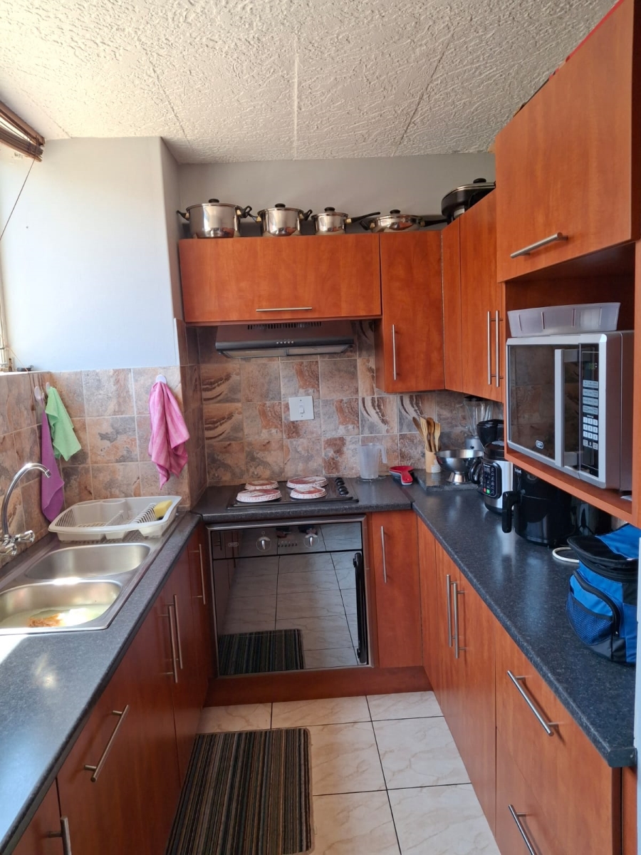 3 Bedroom Property for Sale in Mountain View Gauteng