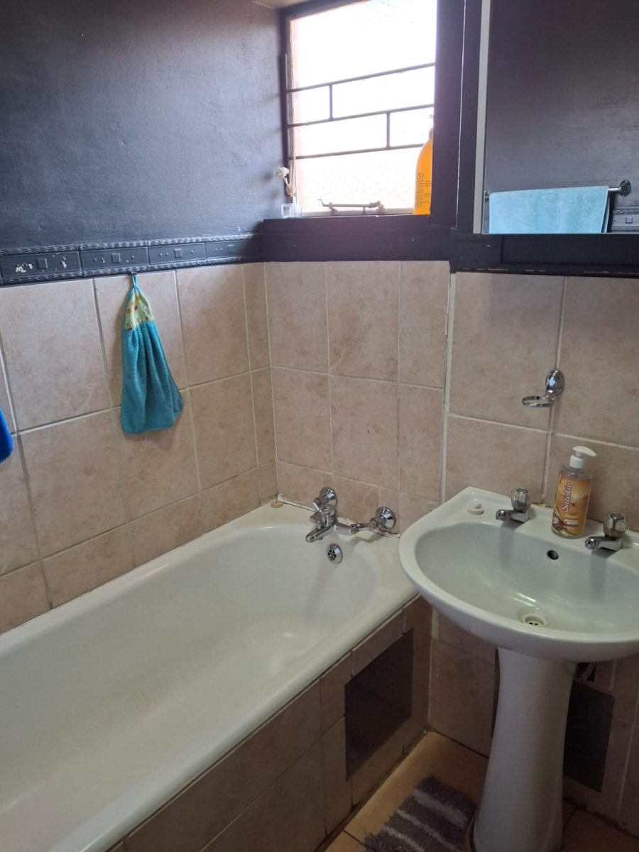 3 Bedroom Property for Sale in Mountain View Gauteng