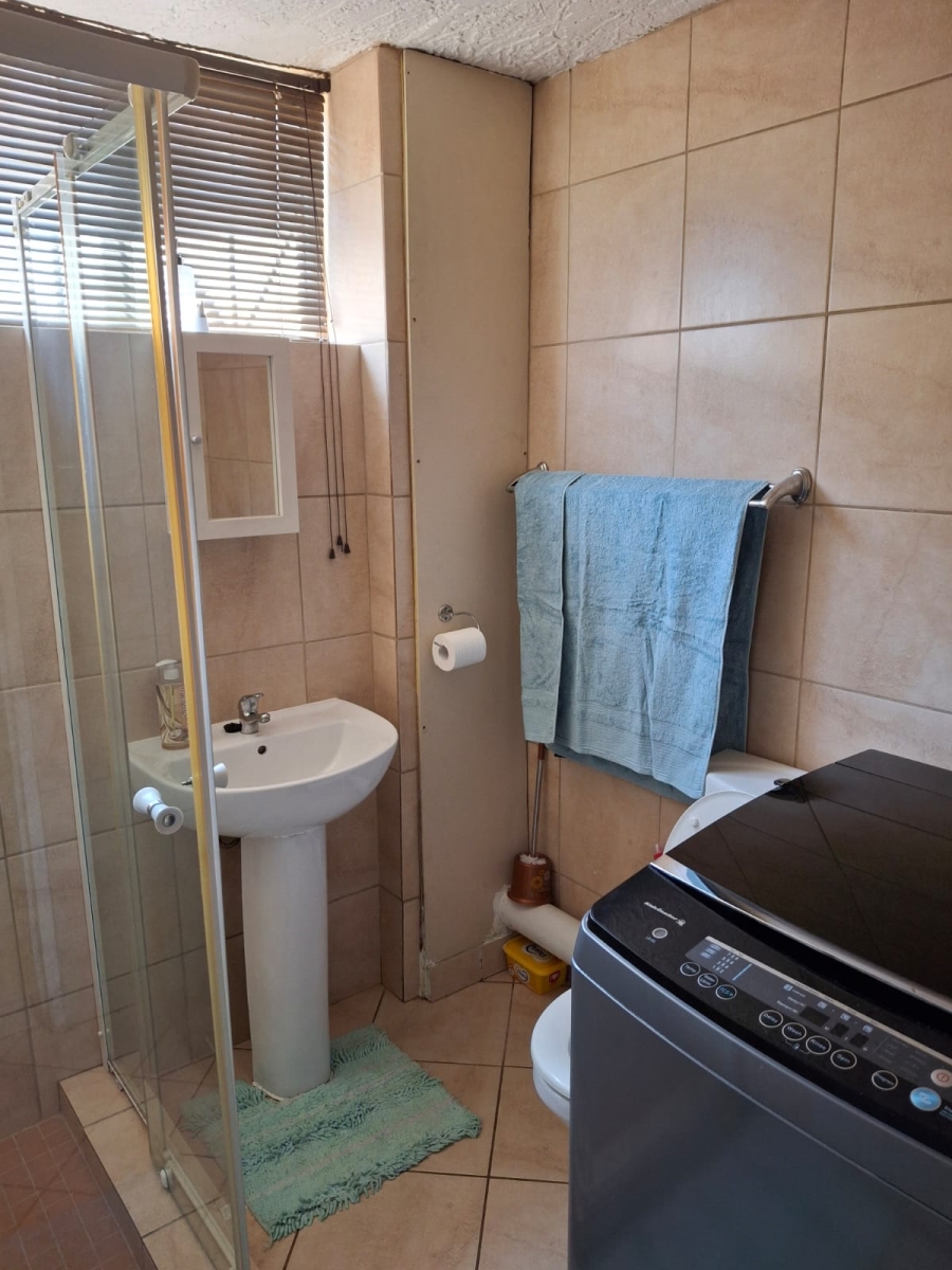 3 Bedroom Property for Sale in Mountain View Gauteng