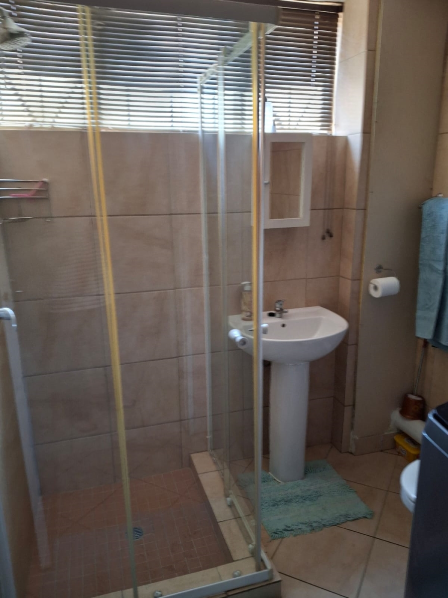 3 Bedroom Property for Sale in Mountain View Gauteng