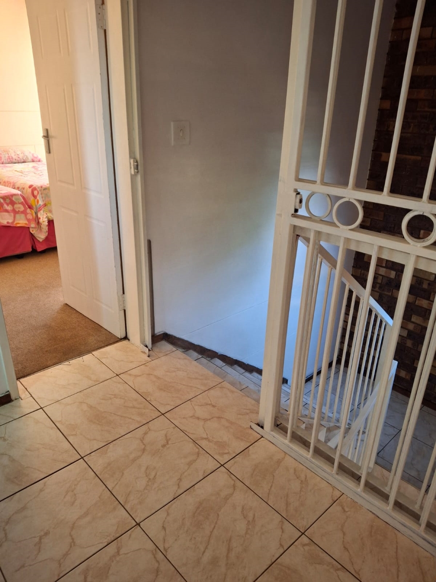 3 Bedroom Property for Sale in Mountain View Gauteng