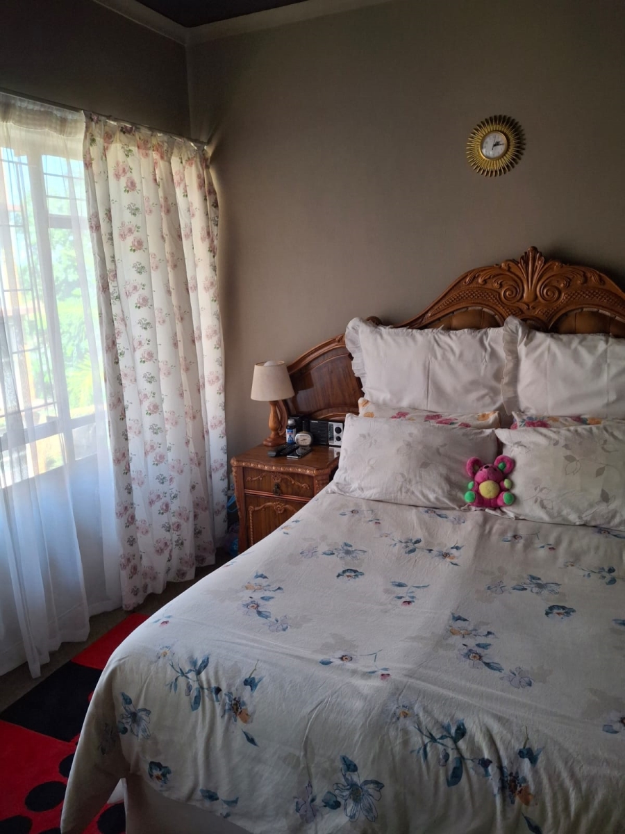 3 Bedroom Property for Sale in Mountain View Gauteng