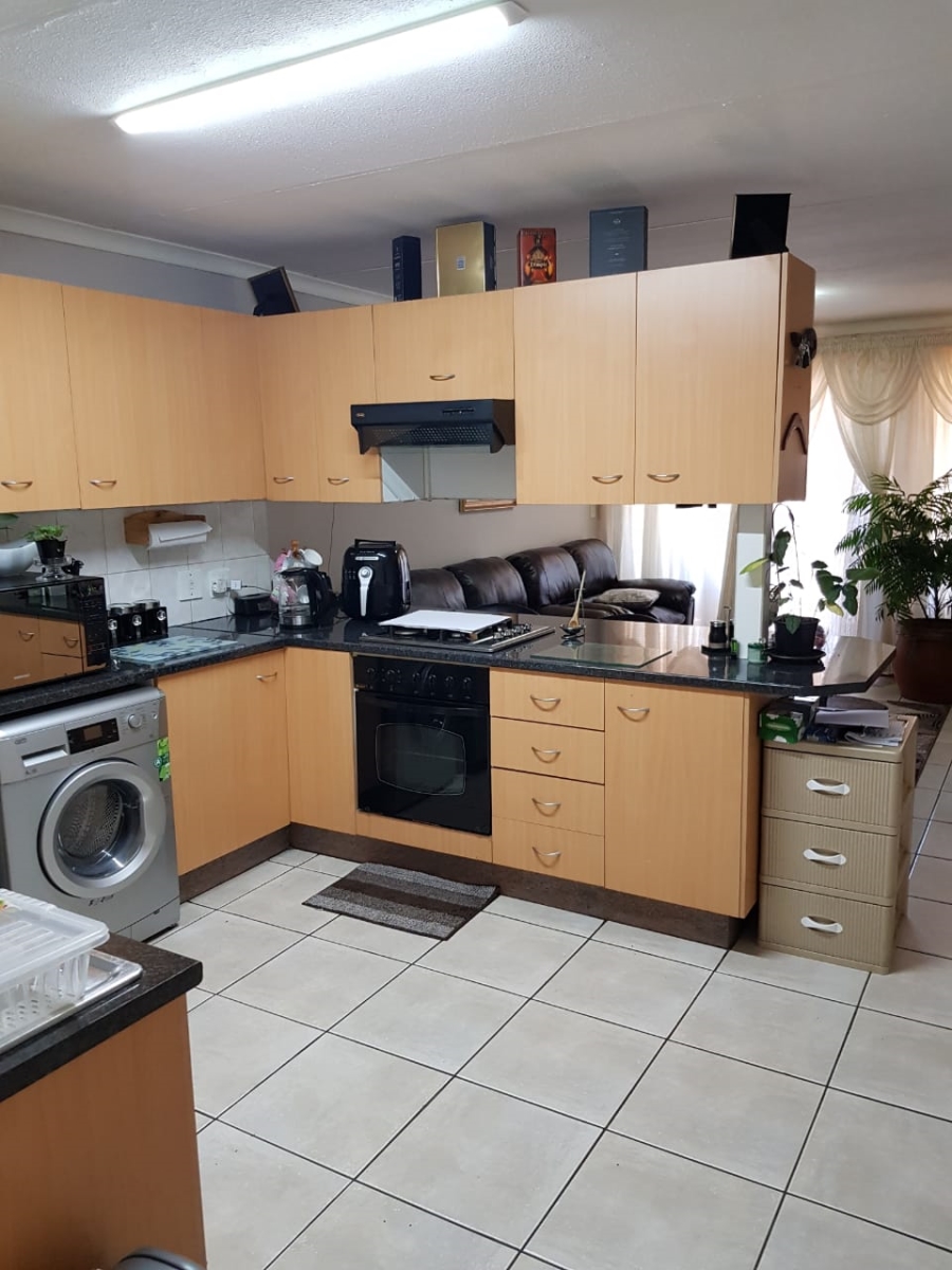 To Let 2 Bedroom Property for Rent in Marlands Gauteng