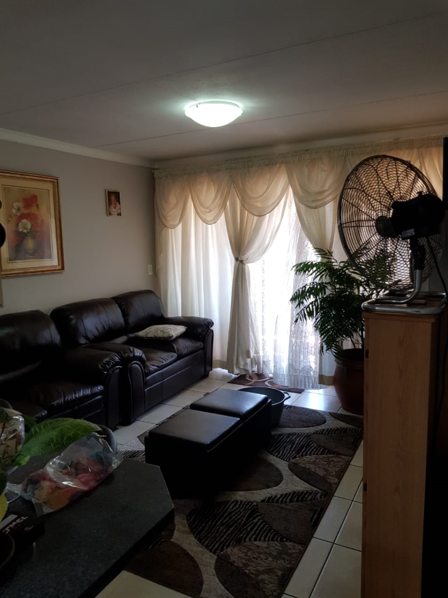 To Let 2 Bedroom Property for Rent in Marlands Gauteng