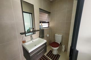 3 Bedroom Property for Sale in Greenstone Crest Gauteng