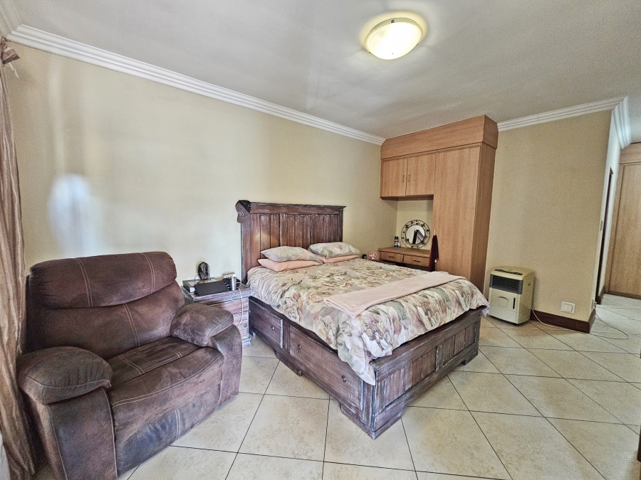 To Let 3 Bedroom Property for Rent in Midstream Estate Gauteng