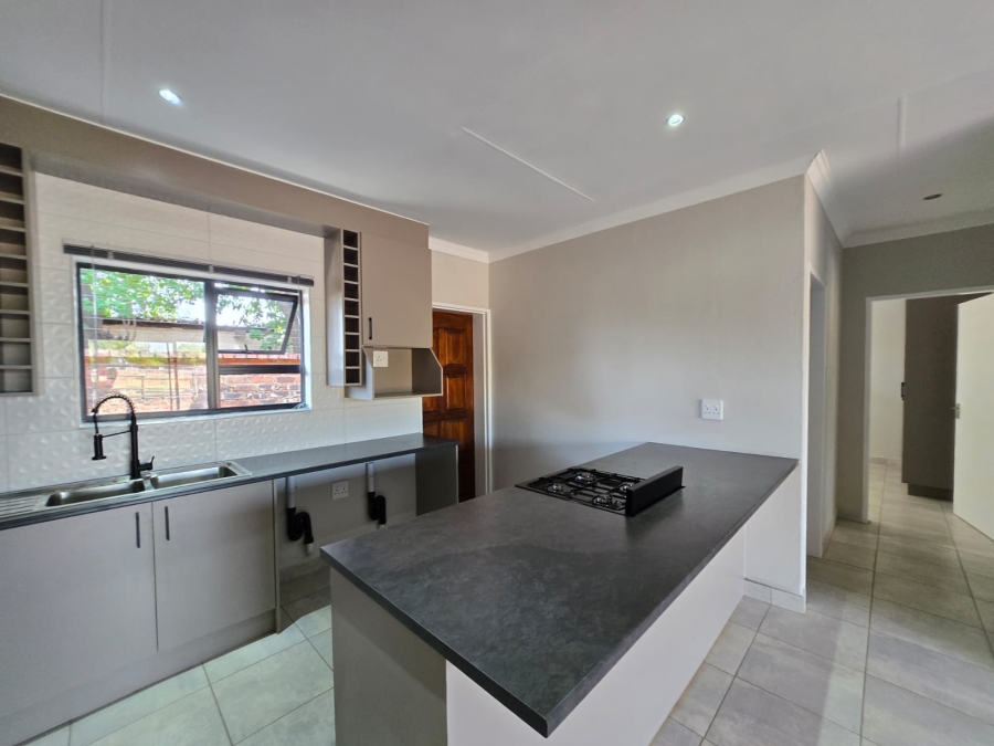 To Let 3 Bedroom Property for Rent in Benoni Orchards Ah Gauteng