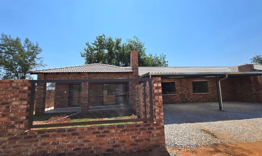 To Let 3 Bedroom Property for Rent in Benoni Orchards Ah Gauteng