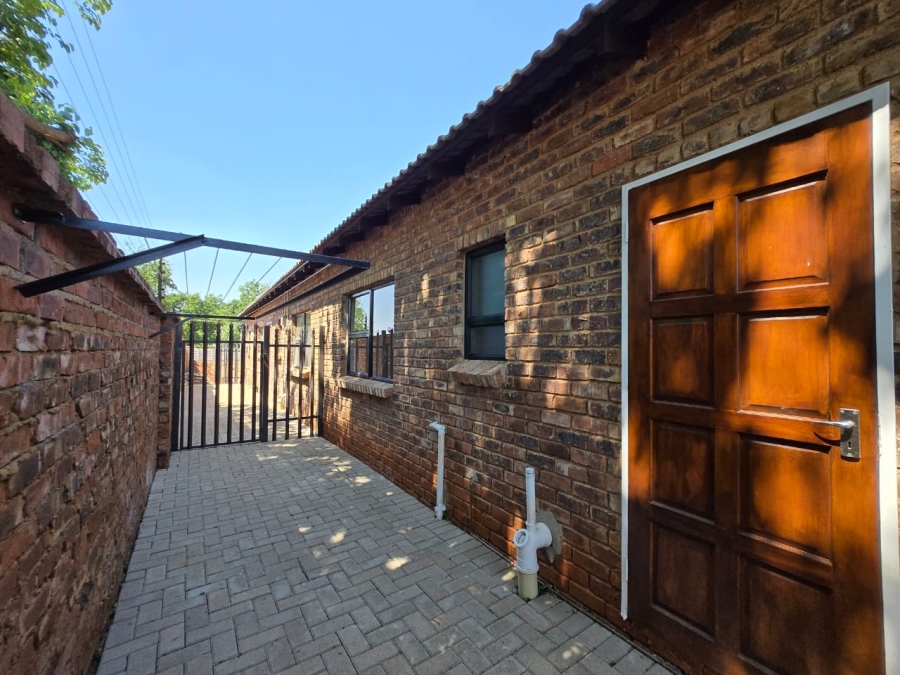 To Let 3 Bedroom Property for Rent in Benoni Orchards Ah Gauteng